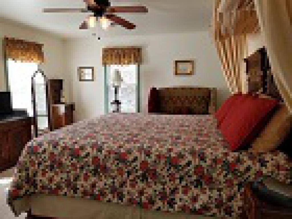 Aldrich House Bed & Breakfast Уилямсбърг Стая снимка