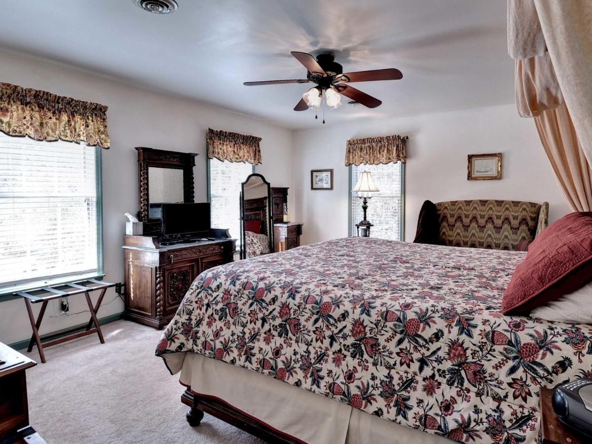 Aldrich House Bed & Breakfast Уилямсбърг Екстериор снимка